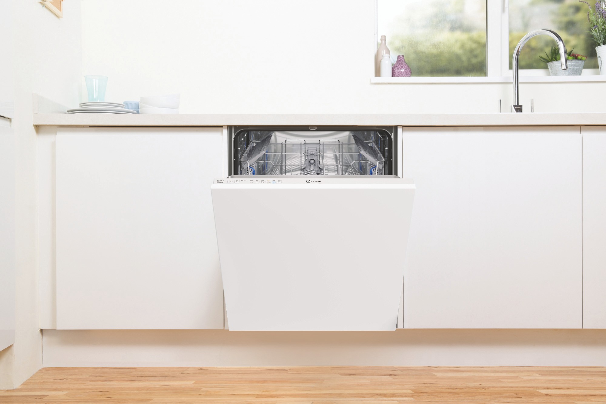 Lave vaisselle tout integrable 60 cm INDESIT 14 couverts 46dB - D2IHL326