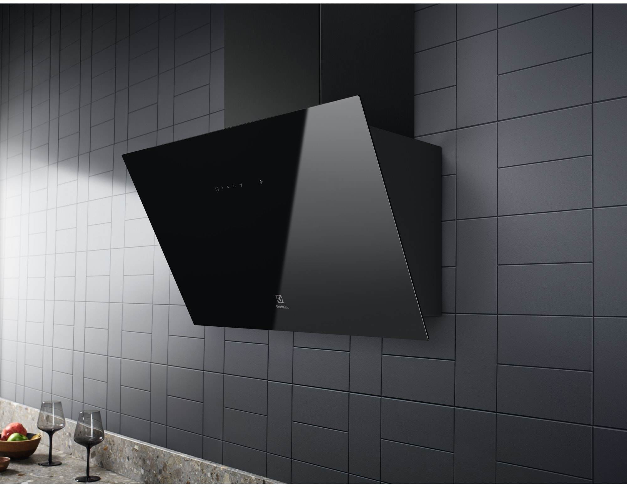 Hotte decorative murale ELECTROLUX Série 600 60cm Noir - LFV336K