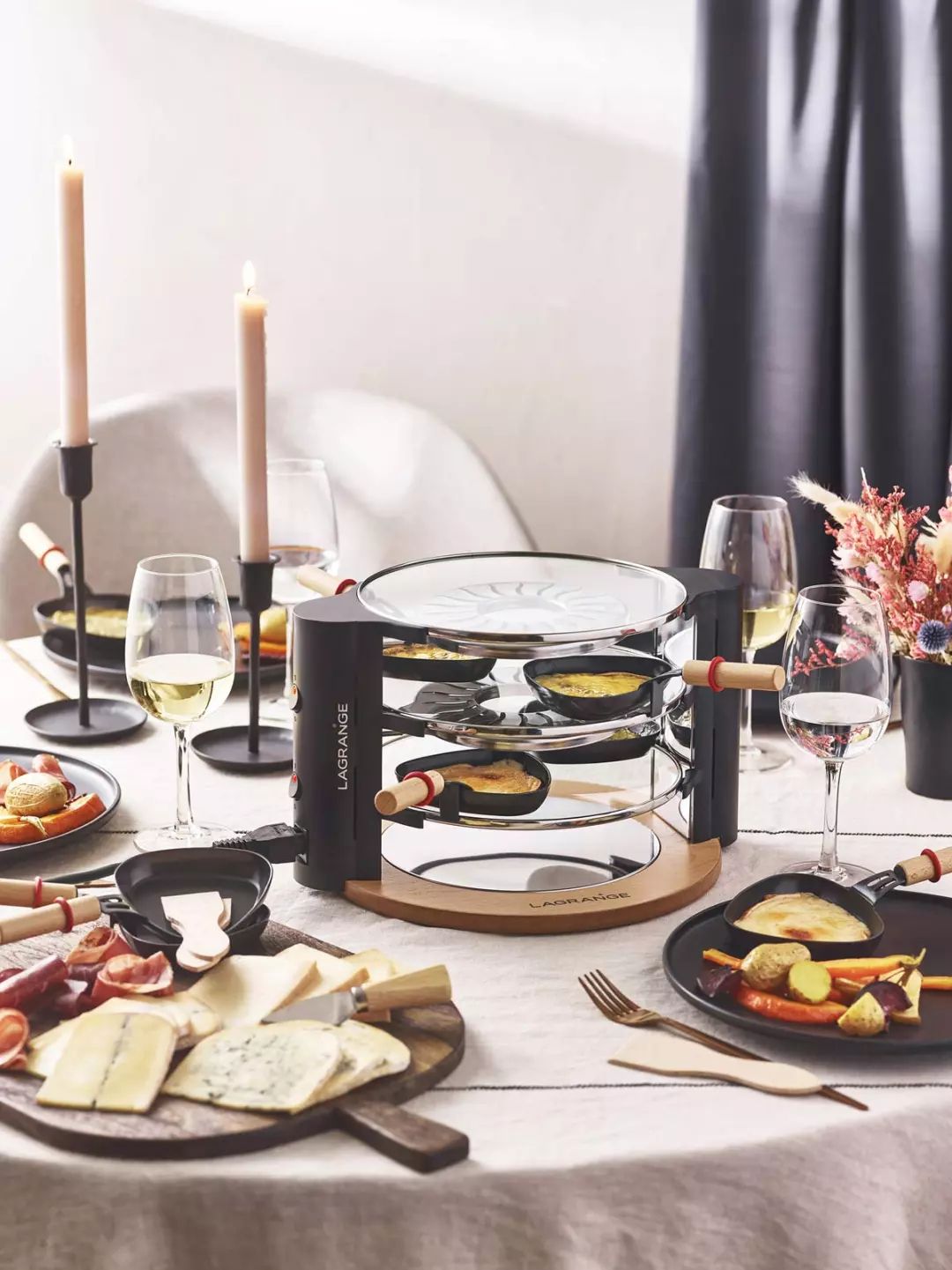 Raclette classique LAGRANGE 8 personnes 900W Noir - 149013
