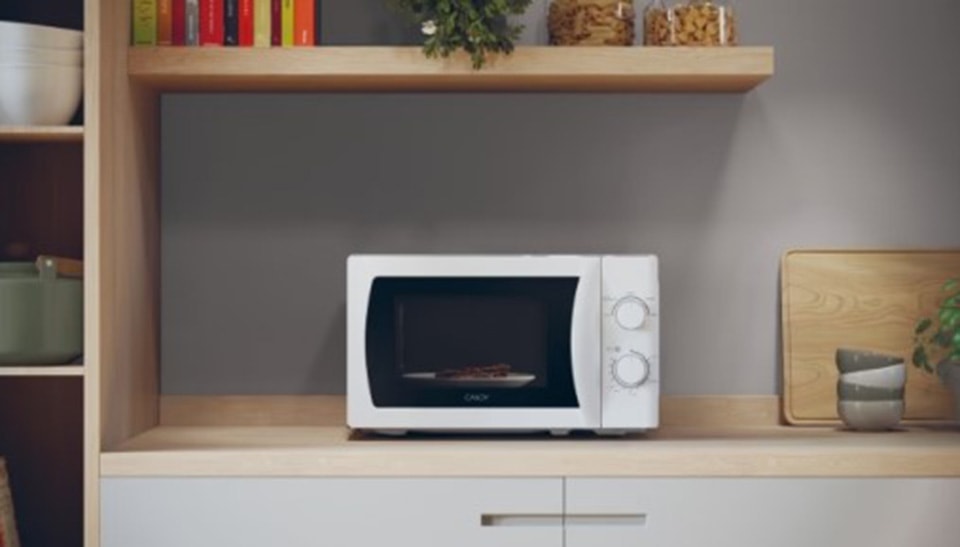 Micro ondes CANDY 700W 20L Blanc - CMW20SMW