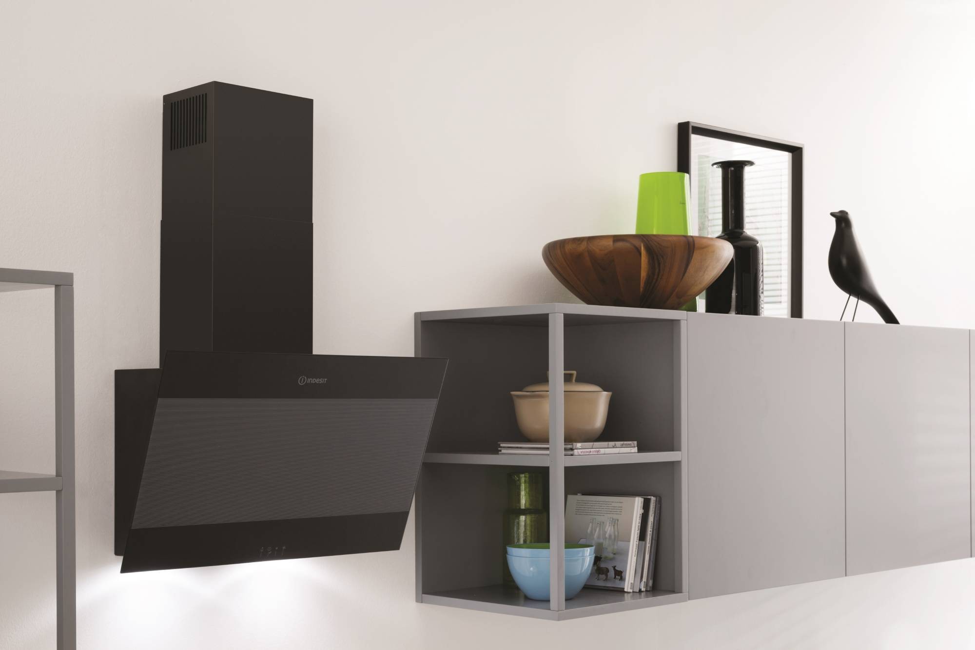 Hotte decorative murale INDESIT 70db 60cm Noir - IHVP66LMK Hotte decorative murale INDESIT 70db 60cm Noir - IHVP66LMK
