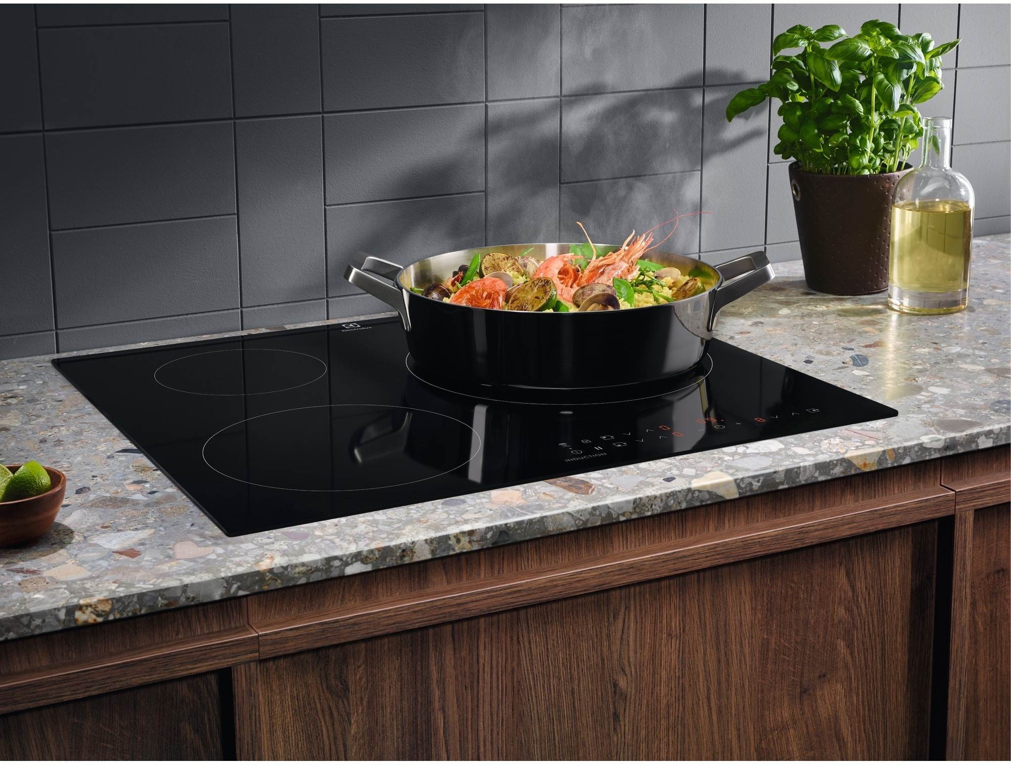 Plaque induction ELECTROLUX Série 300 H2H Noire - LIT60336CK