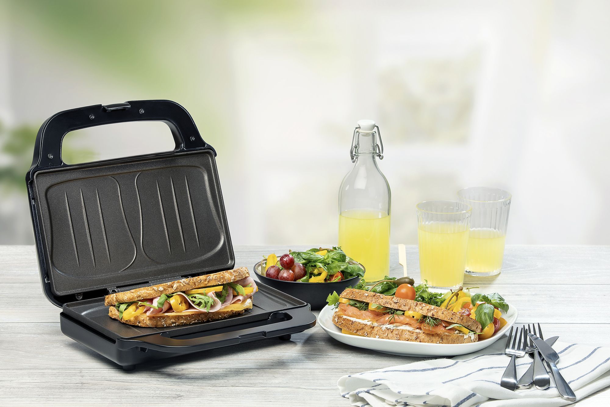 Appareil à croque monsieur DOMO 2 croques XL 900W Noir - DO9195C