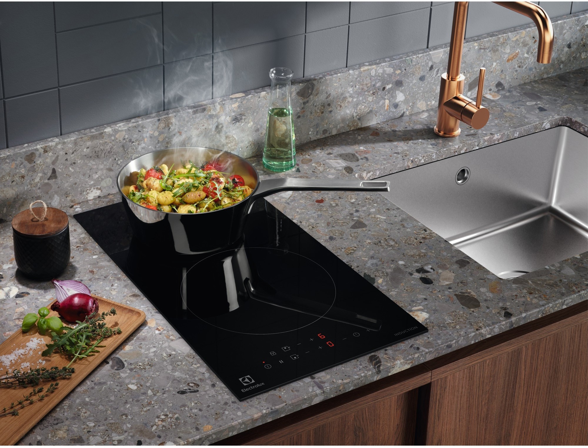 Domino induction ELECTROLUX Série 300, 2 foyers, 3650W, 30cm, Noir - LIT30231C Domino induction ELECTROLUX Série 300, 2 foyers, 3650W, 30cm, Noir - LIT30231C