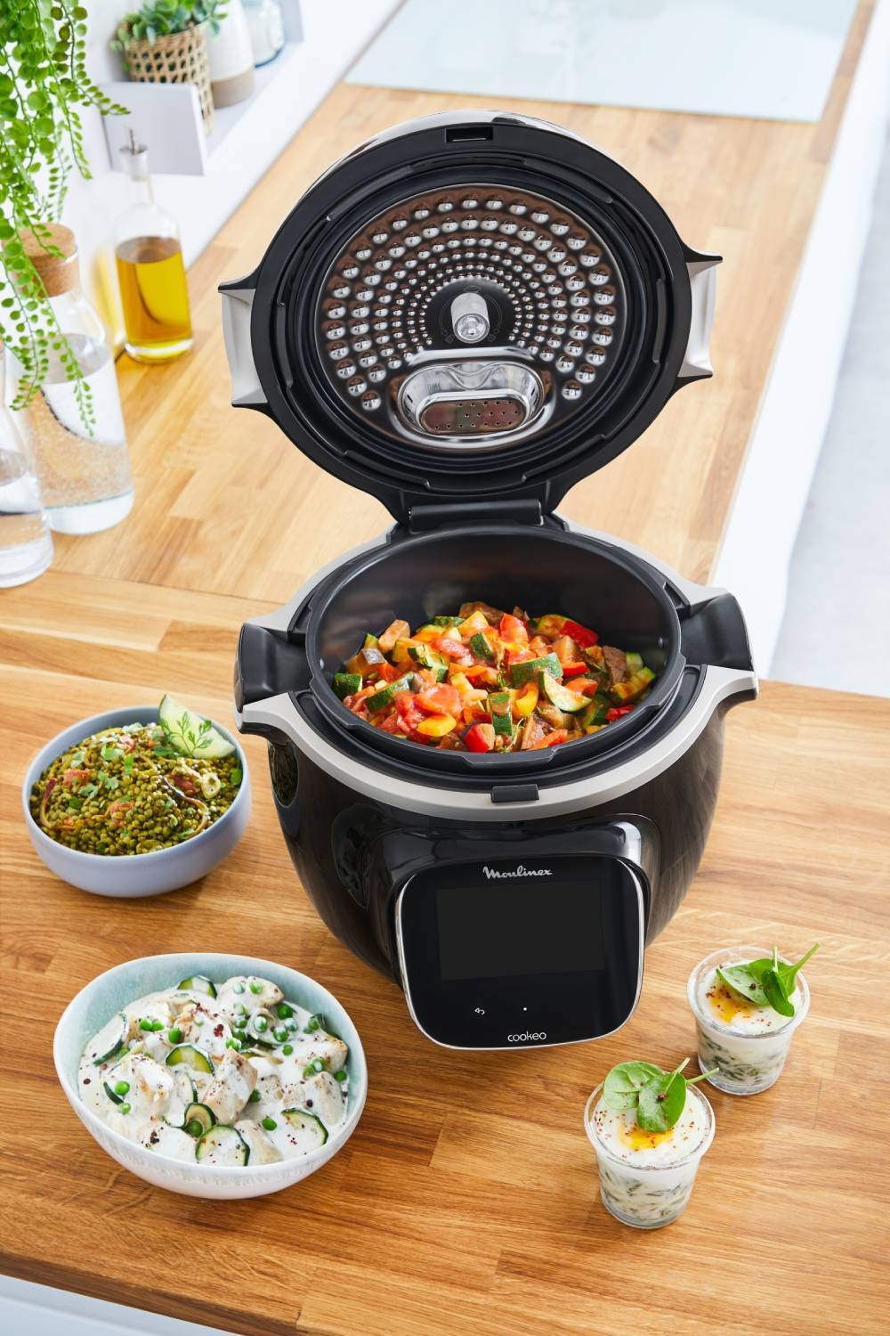 Robot cuiseur MOULINEX 6L 1600W Noir - CE902800