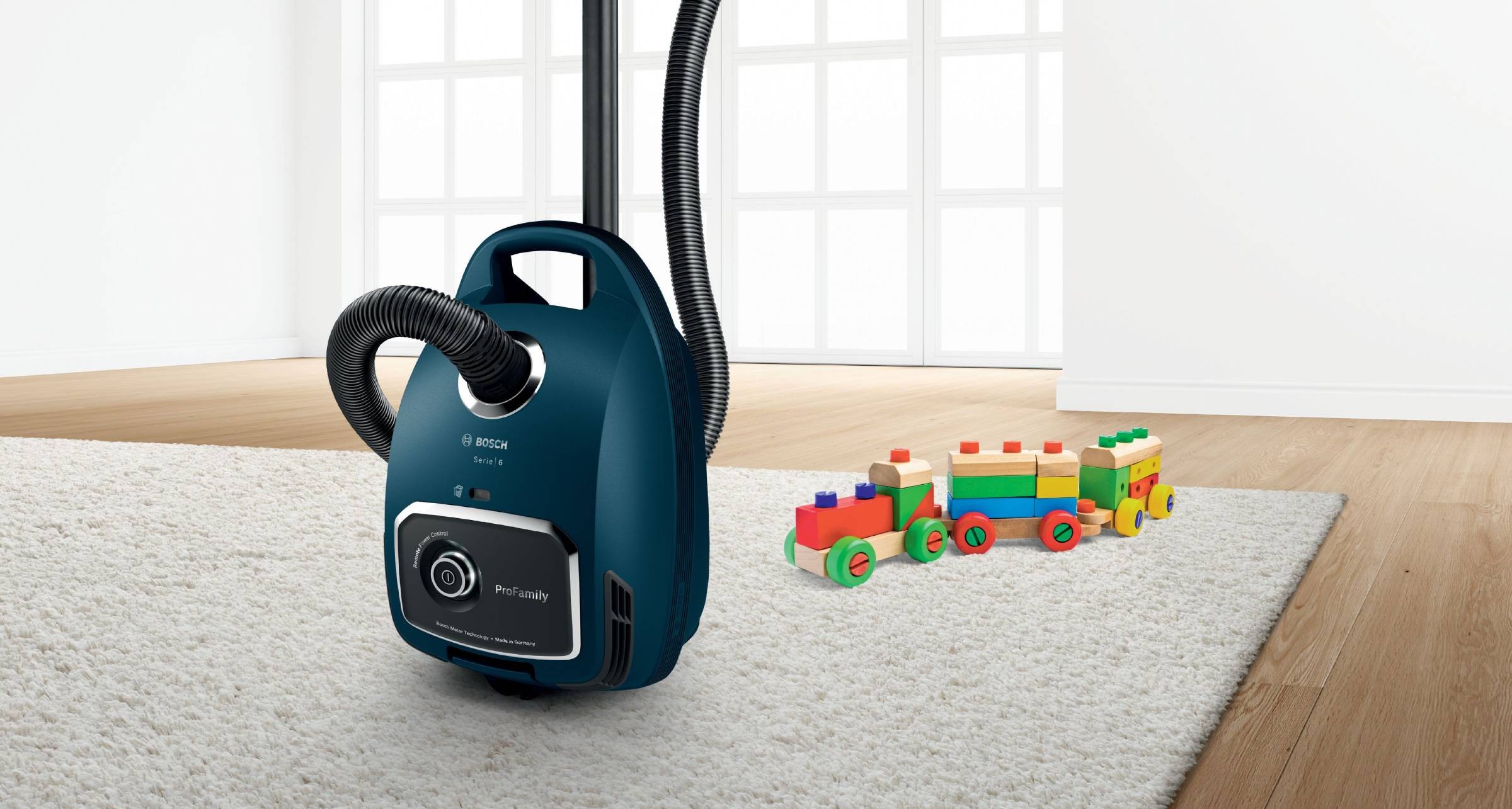 Aspirateur traîneau BOSCH Série 6 ProFamily Bleu - BGL6FAM1 Aspirateur traîneau BOSCH Série 6 ProFamily Bleu - BGL6FAM1