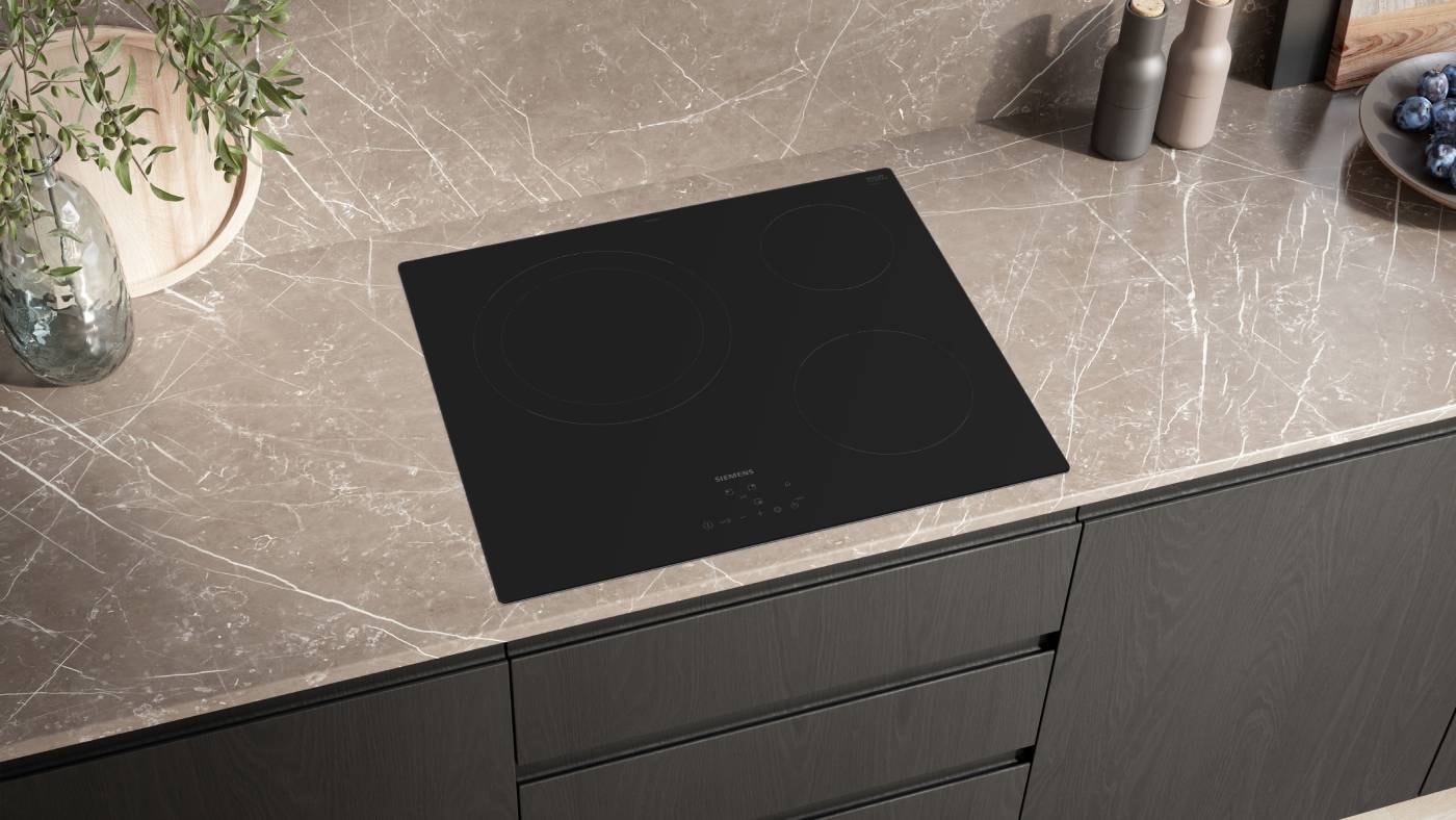 Plaque vitroceramique SIEMENS iQ300, 3 Foyers, 5700W, 60cm, Noir - ET61RBKB8H Plaque vitroceramique SIEMENS iQ300, 3 Foyers, 5700W, 60cm, Noir - ET61RBKB8H