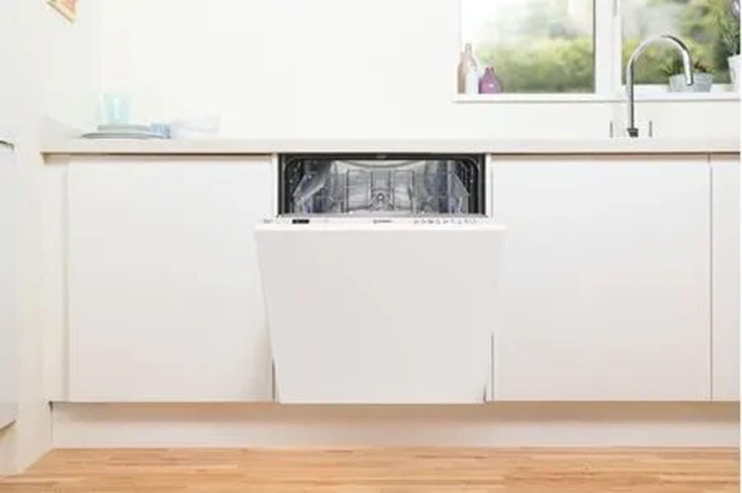 Lave vaisselle tout integrable 60 cm INDESIT Moteur Inverter 14 couverts 46dB Blanc - I3IFD536