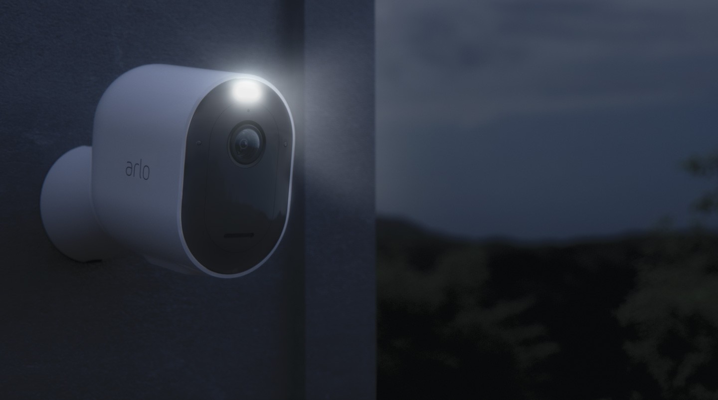 Caméra de surveillance ARLO - VMS4440P Caméra de surveillance ARLO - VMS4440P