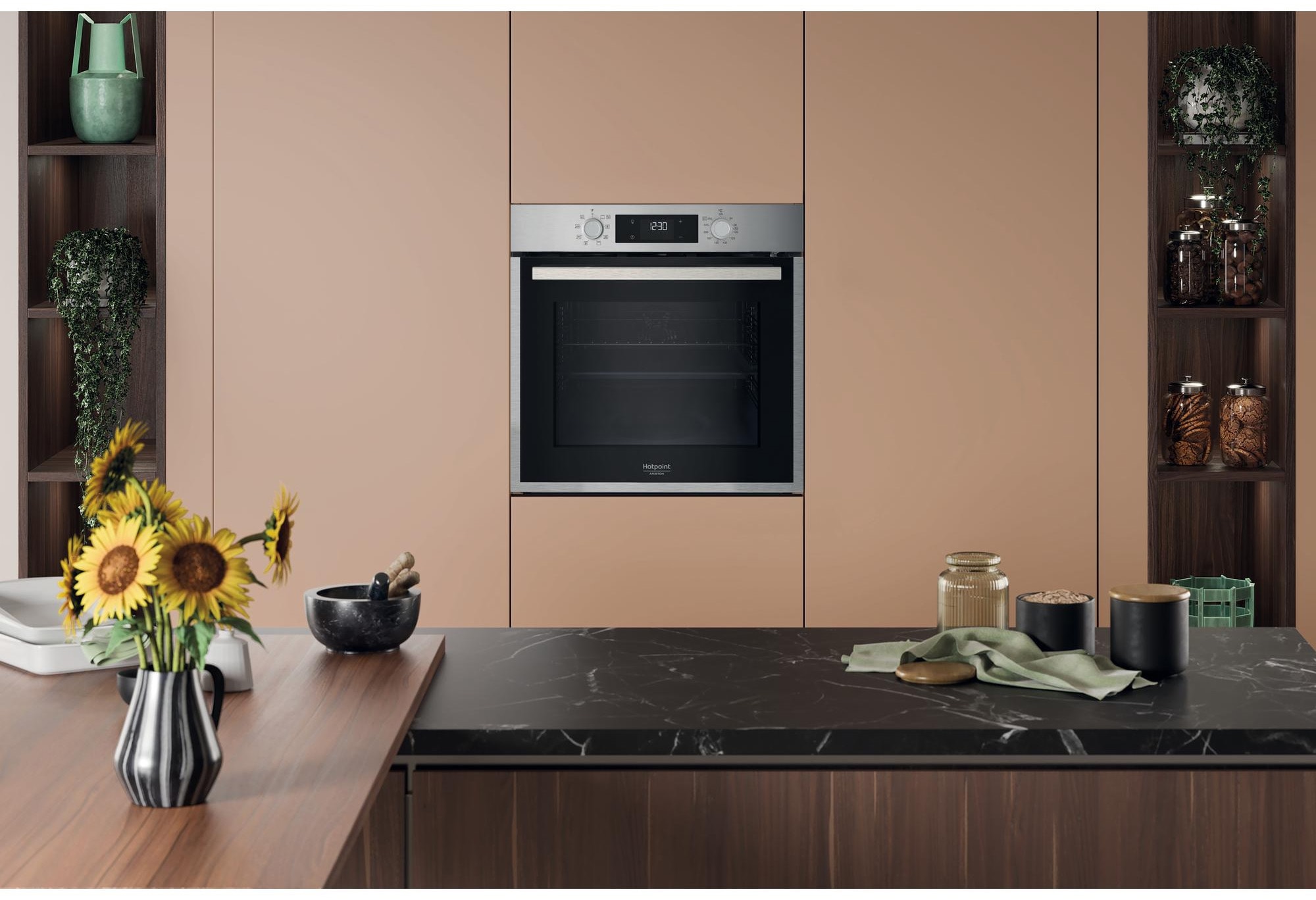 Four encastrable pyrolyse HOTPOINT ARISTON 3300W 71L Design inox élégant - HAO5540PX Four encastrable pyrolyse HOTPOINT ARISTON 3300W 71L Design inox élégant - HAO5540PX