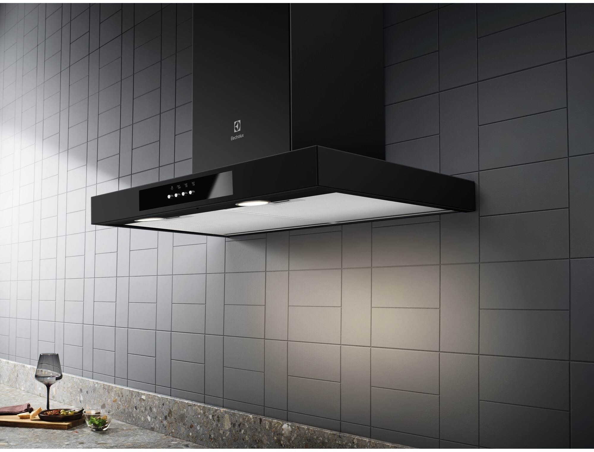 Hotte decorative murale ELECTROLUX Série 600 60cm Noire - LFT426K Hotte decorative murale ELECTROLUX Série 600 60cm Noire - LFT426K