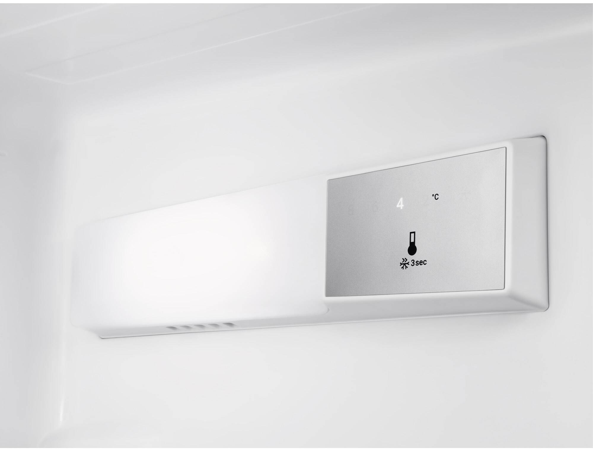 Réfrigérateur congélateur haut ELECTROLUX combiné Série 500 LowFrost 244L - LTB1AF28U0 Réfrigérateur congélateur haut ELECTROLUX combiné Série 500 LowFrost 244L - LTB1AF28U0