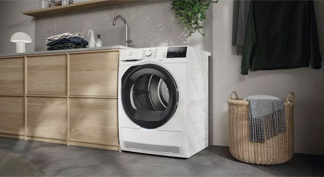 Sèche-linge pompe à chaleur ELECTROLUX 9kg Moteur inverter SensiCare Blanc - EW6HI6295BN