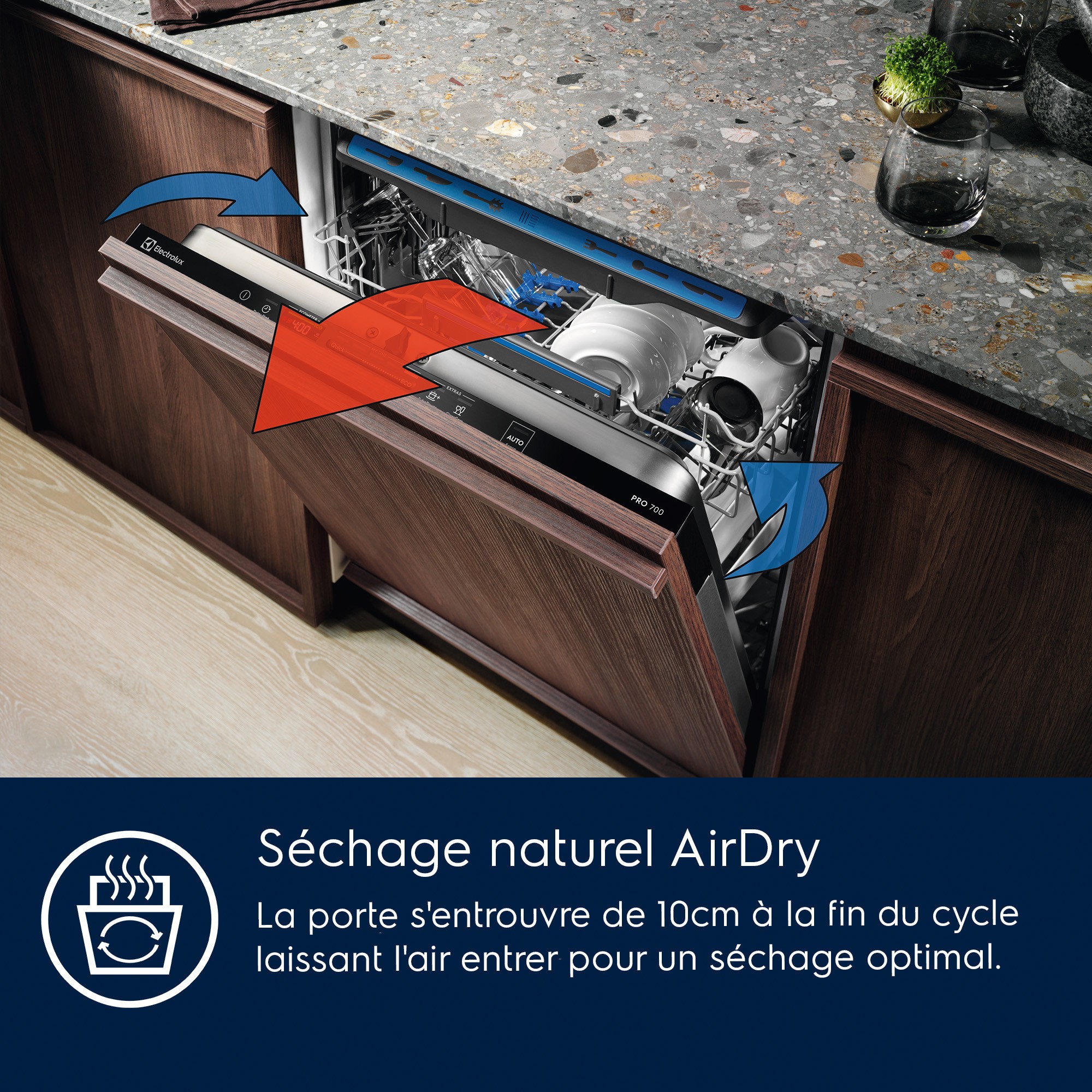 Lave vaisselle tout integrable 60 cm ELECTROLUX Série 600 SatelliteClean 14 couverts - EEM48300L Lave vaisselle tout integrable 60 cm ELECTROLUX Série 600 SatelliteClean 14 couverts - EEM48300L