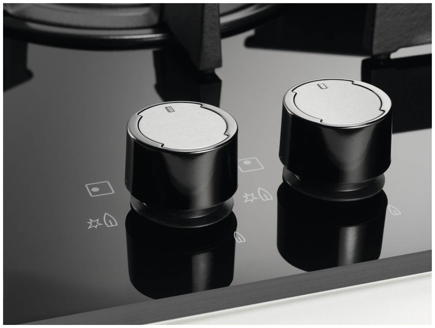 Plaque gaz ELECTROLUX Série 600, 3 bruleurs, 7300W, 60cm, Noir - EGT6633NOK