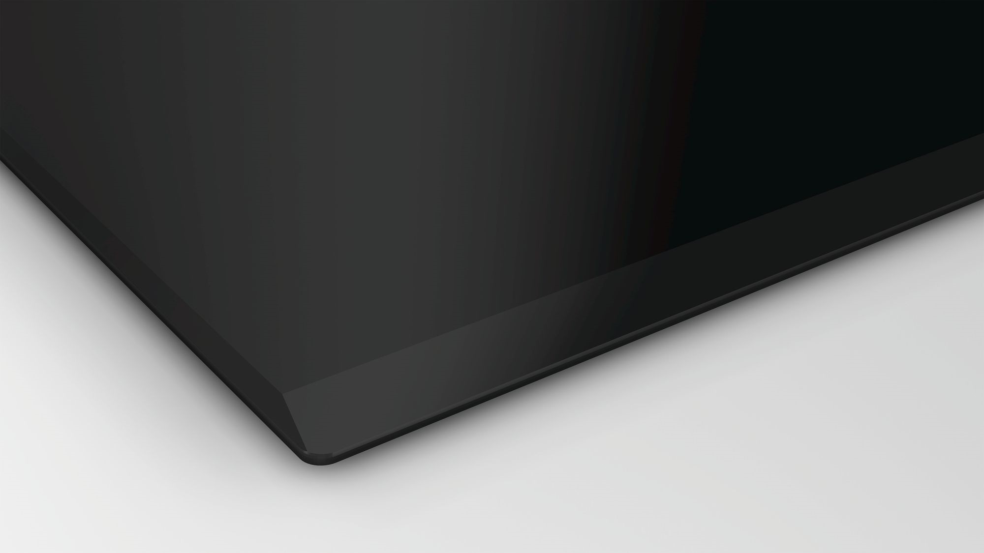 SIEMENS Plaque induction iQ500 4 foyers TouchSlider 60cm Noir