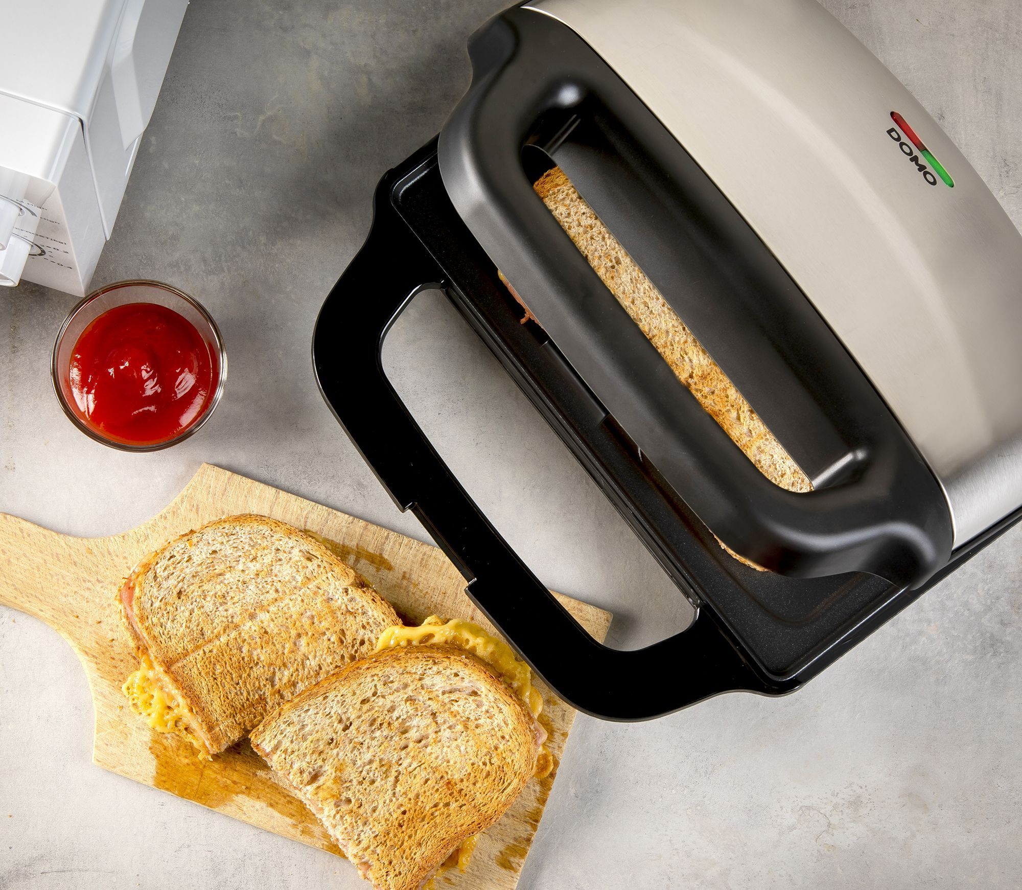 Appareil à croque monsieur DOMO 2 croques XL 900W Noir - DO9195C