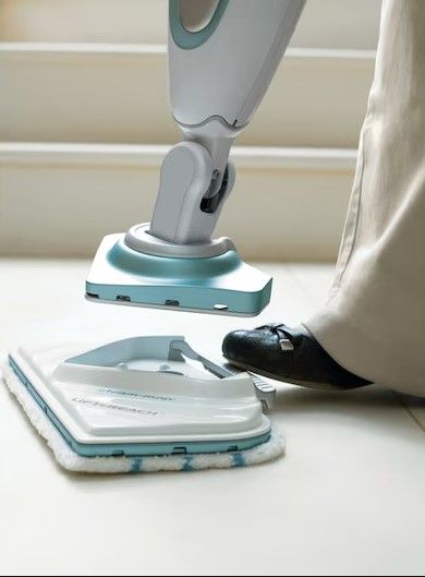 Balai vapeur BLACK & DECKER Patin microfibre Blanc - FSM1616