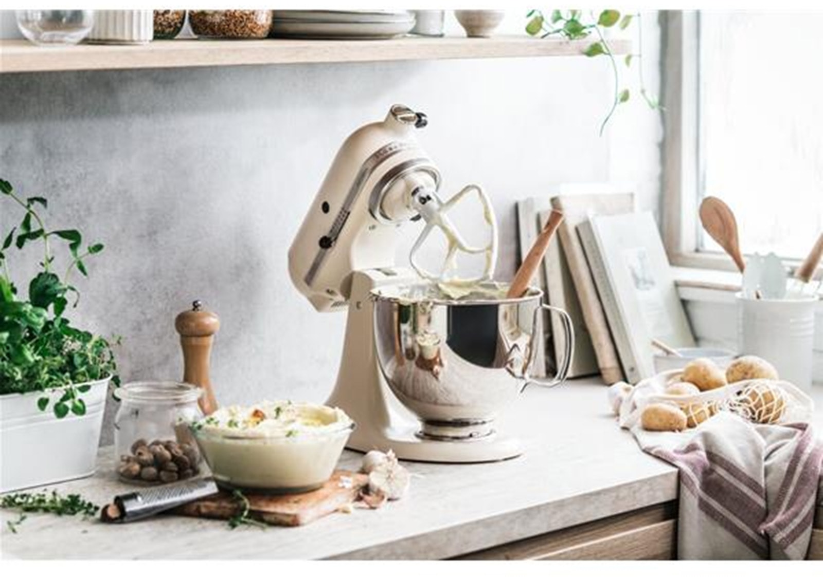 Robot culinaire KITCHENAID 4.8L, 300W, Crème - 5KSM125EFL