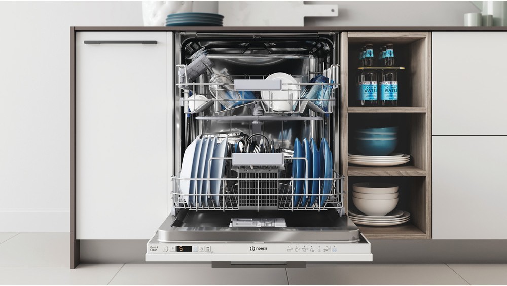Lave vaisselle tout integrable 60 cm INDESIT Fast & Clean 28' 46dB 13 couverts - DIC3B+16A Lave vaisselle tout integrable 60 cm INDESIT Fast & Clean 28' 46dB 13 couverts - DIC3B+16A