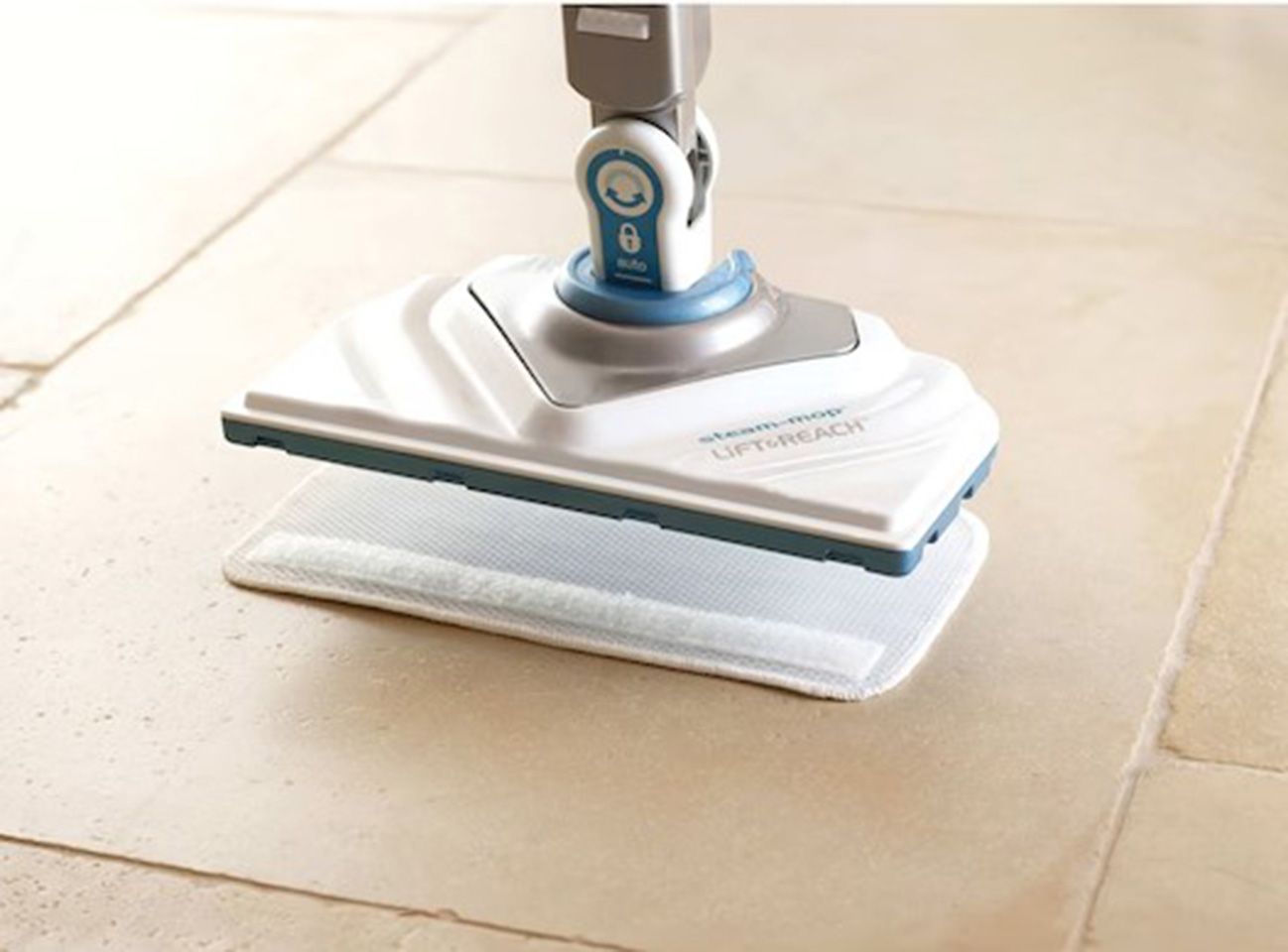 Balai vapeur BLACK & DECKER Patin microfibre Blanc - FSM1616