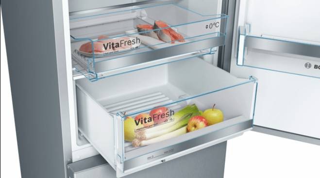 BOSCH Réfrigérateur congélateur bas Série 6 Low Frost 343L Inox - KGE398IBP