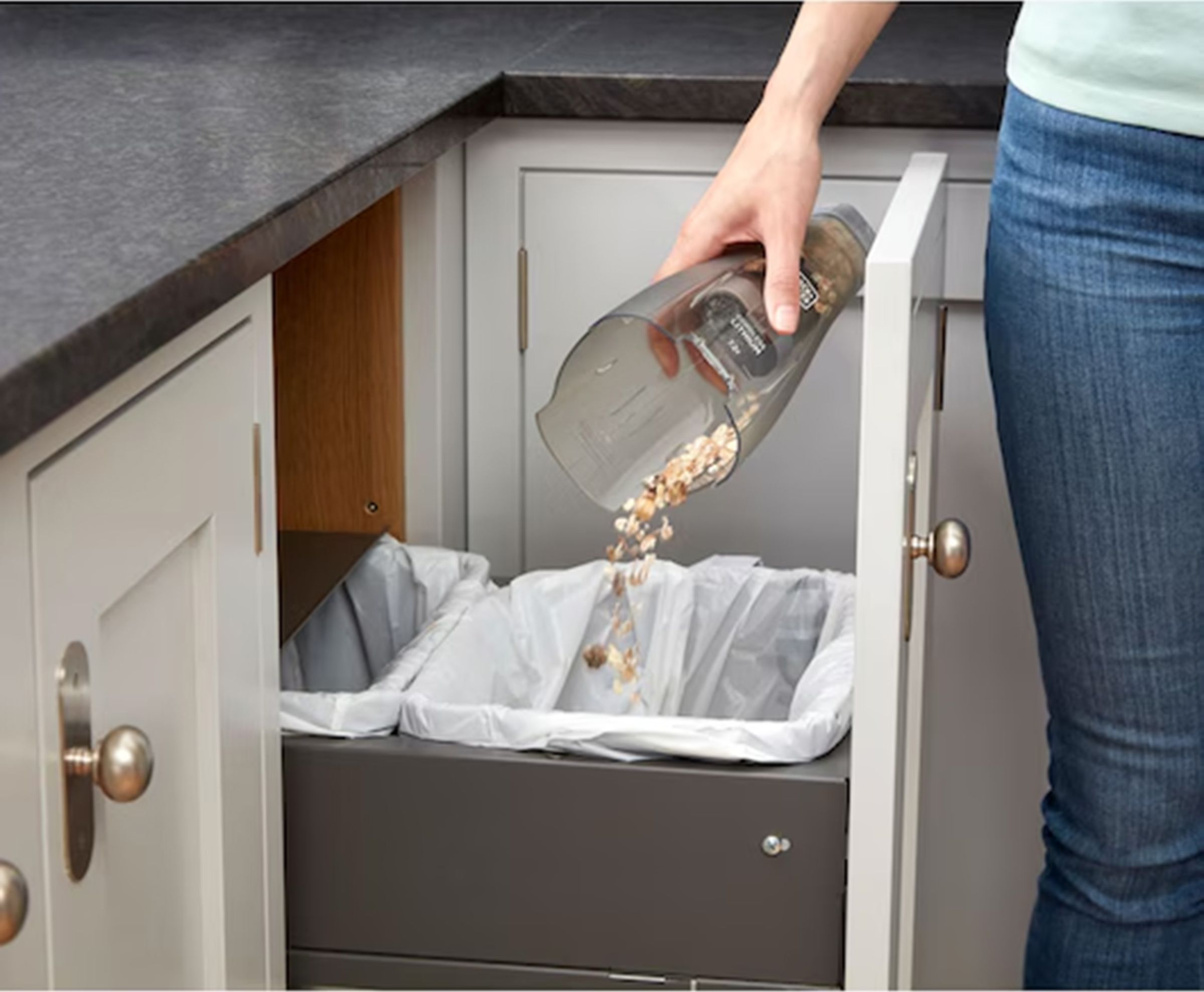 Aspirateur à main BLACK & DECKER  - NVC215W