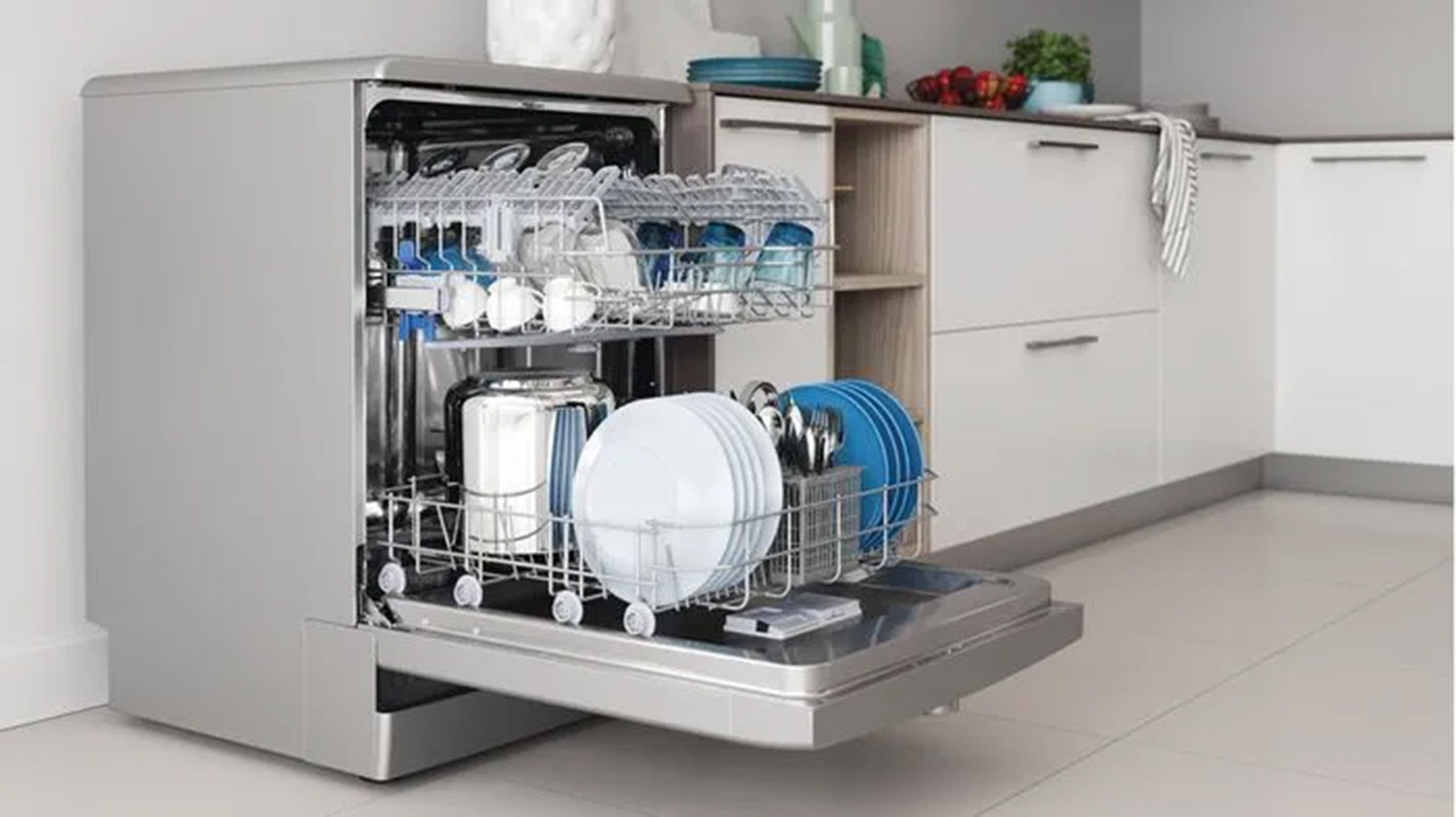 Lave vaisselle 60 cm INDESIT Fast & Clean 14 couverts 46dB Gris - D2FHK26S