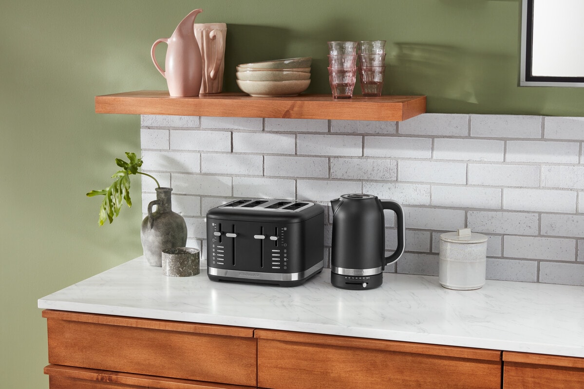 Bouilloire KITCHENAID Température réglable, 1,7L, 2400w, Noir - 5KEK1701EBM Bouilloire KITCHENAID Température réglable, 1,7L, 2400w, Noir - 5KEK1701EBM